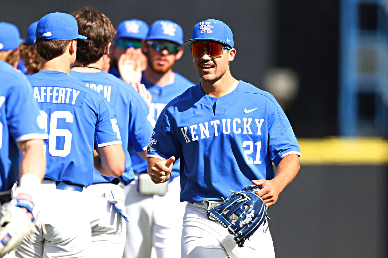 COLLEGE BASEBALL: APR 06 Alabama at Kentucky