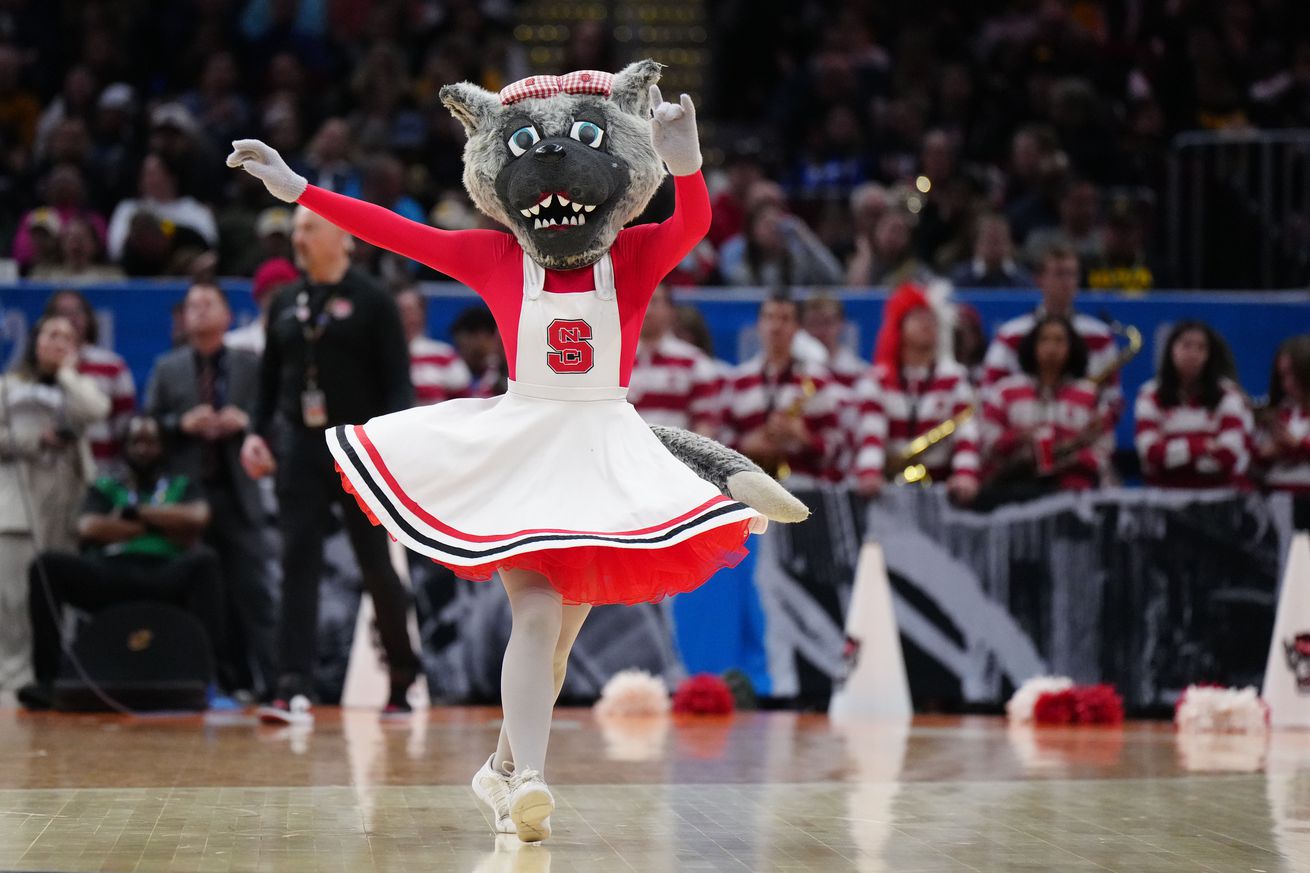 NCAA Womens Basketball: Final Four National Semifinal-NC State vs South Carolina