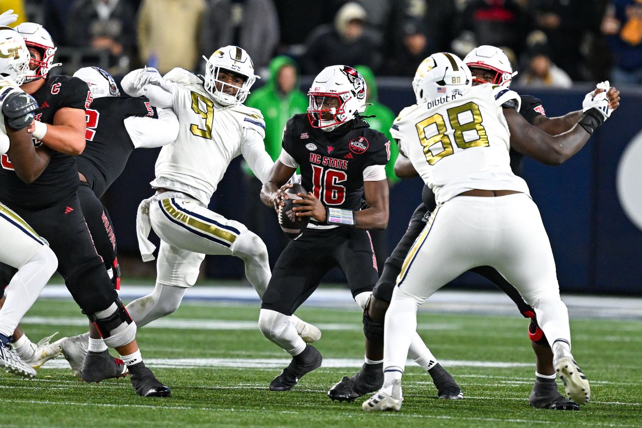 COLLEGE FOOTBALL: NOV 21 NC State at Georgia Tech