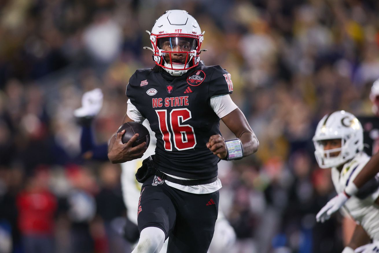 NCAA Football: North Carolina State at Georgia Tech