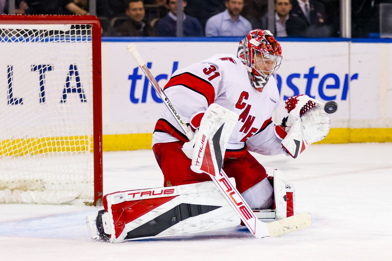 NHL: JAN 28 Hurricanes at Rangers