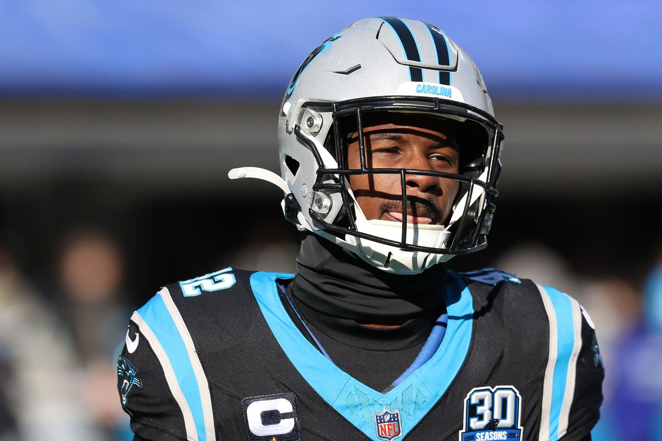 NFL: DEC 22 Cardinals at Panthers