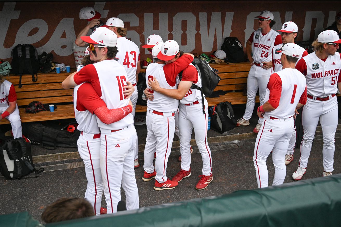 NCAA Baseball: College World Series-Florida v NC State